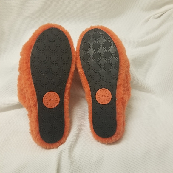 UGG Fluff Yeah Slides - Picture 4 of 9
